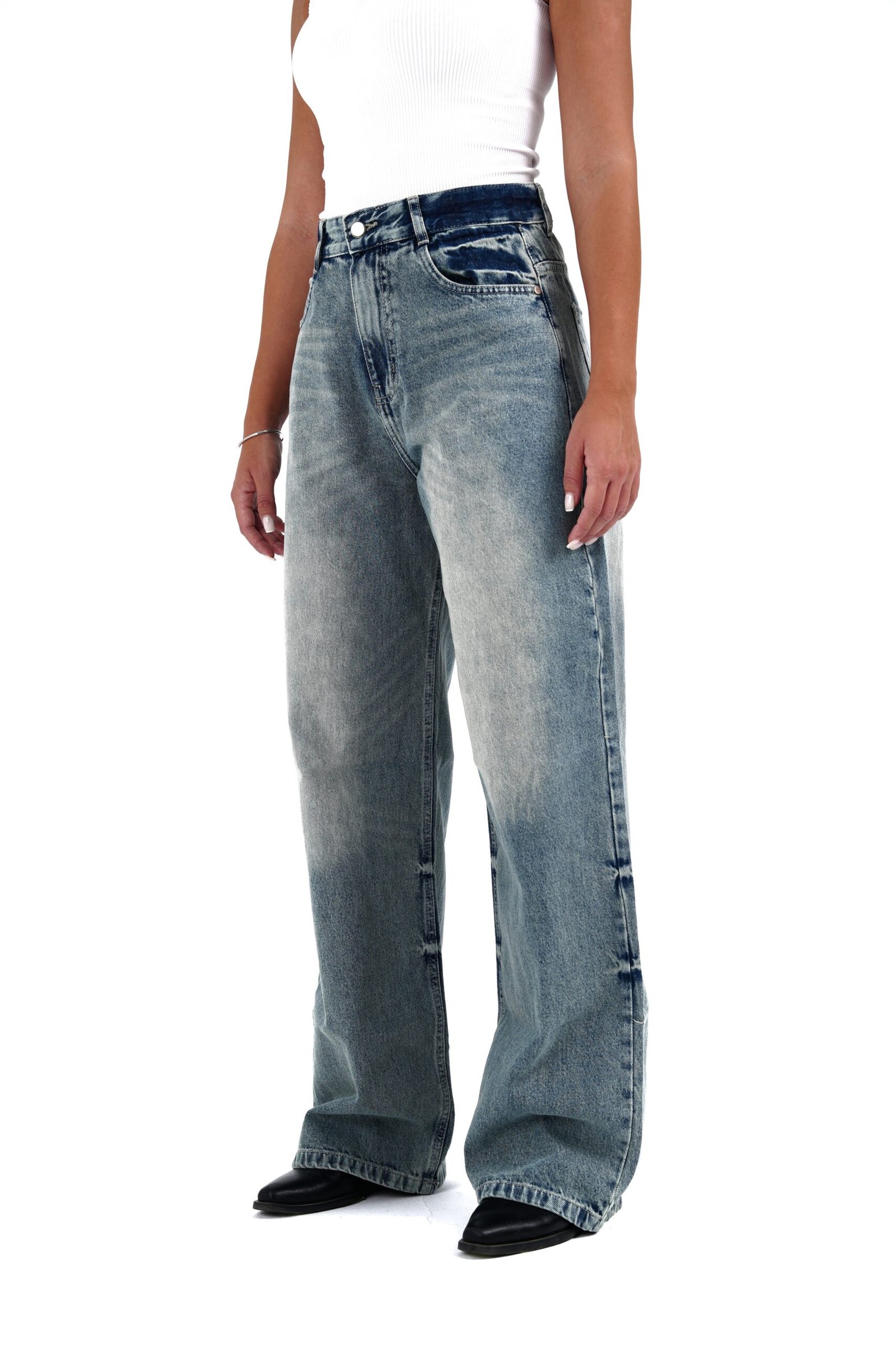 Concept’s Dirty Light Baggy Denim - Image 4